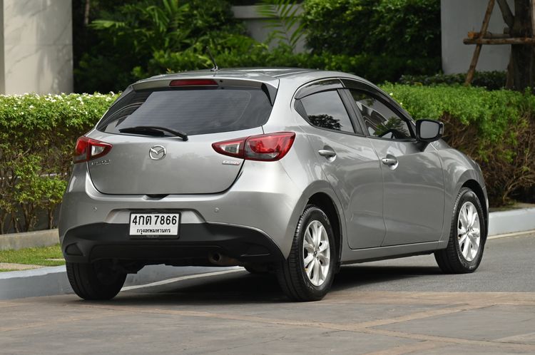 Mazda Mazda 2 2015 1.5 XD Sports Sedan ดีเซล ไม่ติดแก๊ส เกียร์อัตโนมัติ บรอนซ์เงิน รูปที่ 4