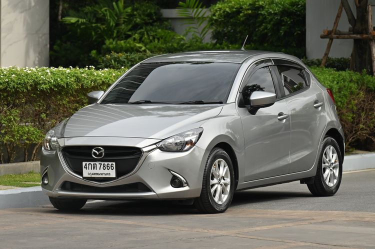 รถ Mazda Mazda 2 1.5 XD Sports สี บรอนซ์เงิน