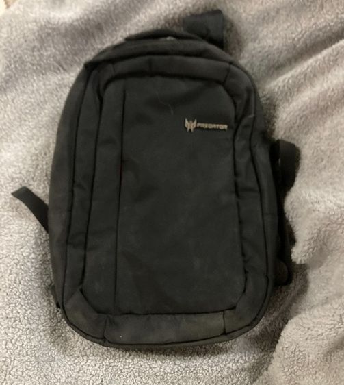 ขายกระเป๋าเป้ใส่โน้ตบุ็ค PREDATOR กระเป๋าเป้สะพายหลัง สีดำ สายสะพายไหล่ปรับระดับได้ เนื้อผ้าผ้าออกซ์ฟอร์ด เหมาะสำหรับ นักศึกษามหาวิทยาลียโรง