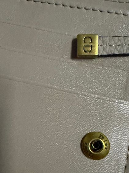 กระเป๋าสตางค์ใบสั้นแบรนด์ รูปที่ 11