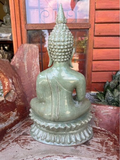 พระบูชาสังคโลกเนื้อเขียวไข่กา รูปที่ 5