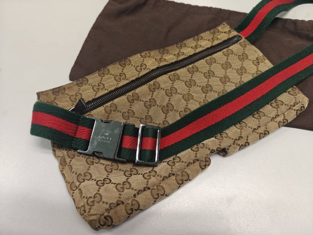 กระเป๋า Gucci Belt Bag แท้ มือสอง หายาก rear item รูปที่ 7