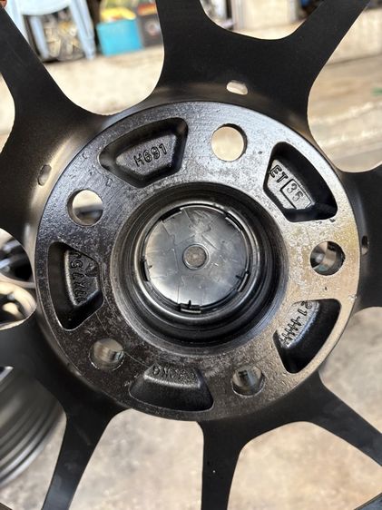 ล้อแม็กขอบ17 5รู114 กว้าง7.5 ออฟ35 สีดำเงา สภาพสวยมากๆ (ล้อทำสีมาใหม่เพื่อความสวยงาม ไม่มีซ่อม) รูปที่ 8