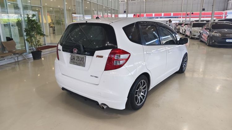 Honda Jazz 2010 1.5 V Sedan เบนซิน ไม่ติดแก๊ส เกียร์อัตโนมัติ ขาว รูปที่ 4