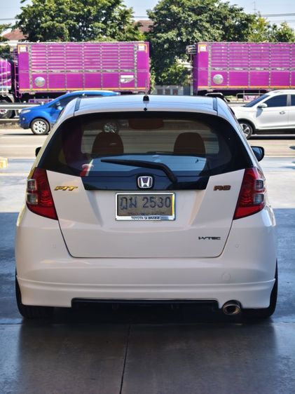 Honda Jazz 2010 1.5 V Sedan เบนซิน ไม่ติดแก๊ส เกียร์อัตโนมัติ ขาว รูปที่ 4