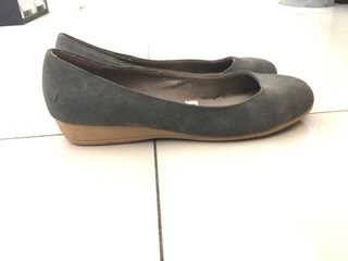 ซื้อเลย สวยงาม Women's Low Wedges Heels Comfortable Slip-on Round Toe Dress Work Shoes for Office Business รูปที่ 2