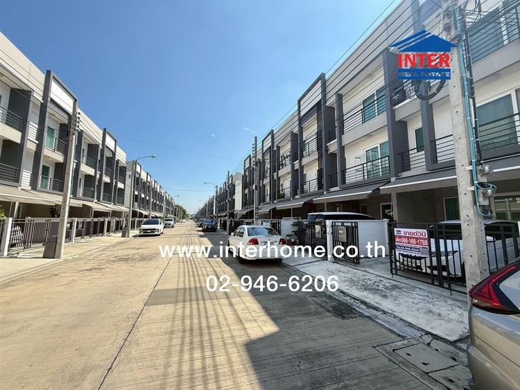 ทาวน์โฮม 3 ชั้น 22.3 ตร.ว หมู่บ้านกลางเมือง สวนหลวง ซอยเฉลิมพระเกียรติร.9 ซอย28 ถนนเฉลิมพระเกียรติ ถนนศรีนครินทร์ เขตประเวศ กรุงเทพมหานคร