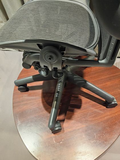aeron chair ขนาด B กลาง  herman miller  สภาพสวย รูปที่ 4