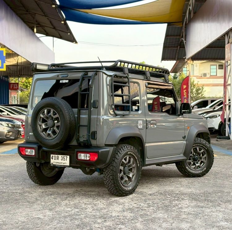 Suzuki Jimny 2023 1.5 4WD Sedan เบนซิน ไม่ติดแก๊ส เกียร์อัตโนมัติ เทา รูปที่ 3