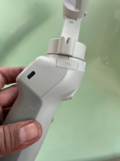 DJI OM4 (osmo mobile4) smartphone ไม้กันสั่นสภาพดีใช้งานปกติทุกฟังก์ชั่น รูปที่ 8