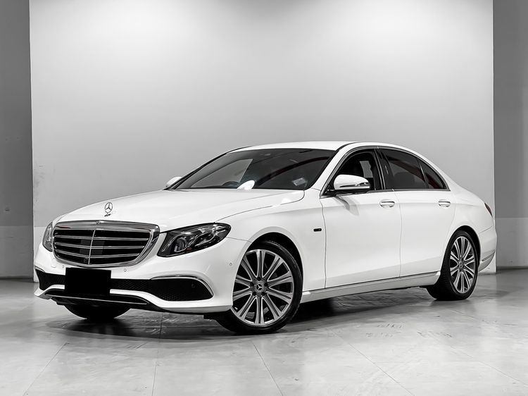 รถ Mercedes-Benz E-Class E350 สี ขาว