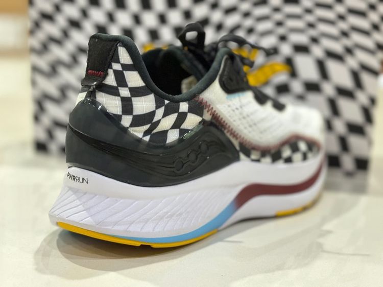 รองเท้าวิ่ง แค่ลอง เรียกว่า ของใหม่ ได้เลย Saucony Endorphin Shift 2 รูปที่ 10
