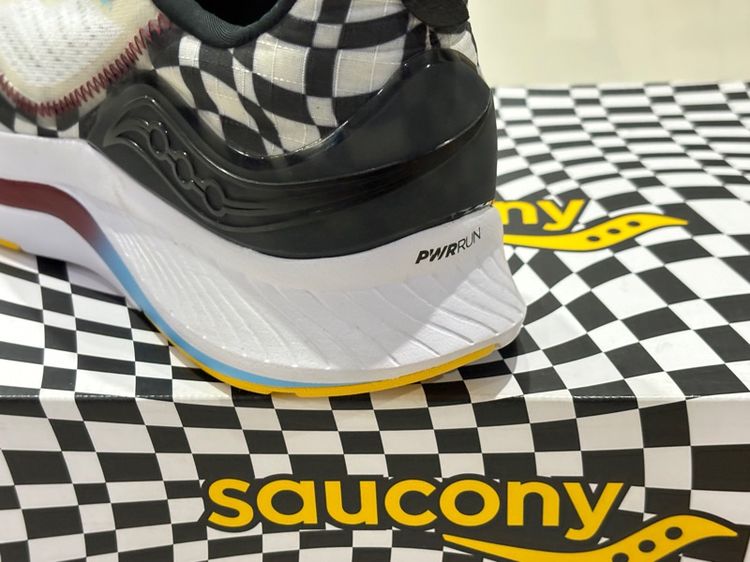 รองเท้าวิ่ง แค่ลอง เรียกว่า ของใหม่ ได้เลย Saucony Endorphin Shift 2 รูปที่ 17