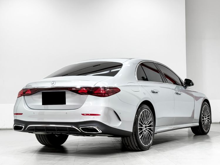 Mercedes-Benz E-Class 2025 E350 Sedan ปลั๊กอินไฮบริด (PHEV) เกียร์อัตโนมัติ บรอนซ์เงิน รูปที่ 4