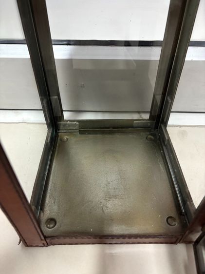 ตะเกียงเทียนวินเทจ ทรงสี่เหลี่ยม มีหูหิ้วแขวนได้ โครงสร้างทองแดง หนัง กระจก  รูปที่ 7