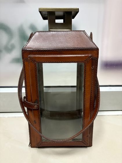 ตะเกียงเทียนวินเทจ ทรงสี่เหลี่ยม มีหูหิ้วแขวนได้ โครงสร้างทองแดง หนัง กระจก  รูปที่ 3