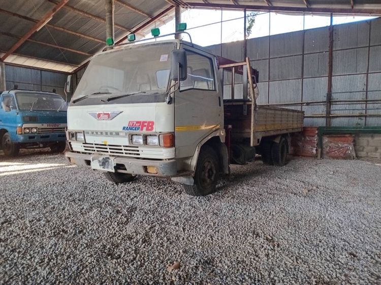 รถหกล้อ Hino ติดเครน รูปที่ 2