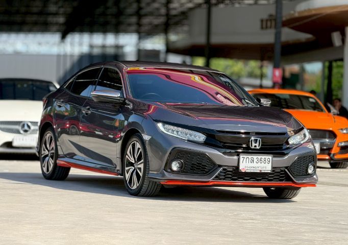 Honda Civic 2017 1.5 Turbo เบนซิน เกียร์อัตโนมัติ ดำ รูปที่ 2