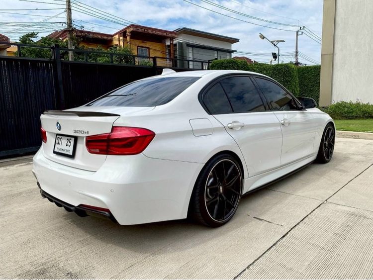 BMW Series 3 2018 320d Sedan ดีเซล ไม่ติดแก๊ส เกียร์อัตโนมัติ ขาว รูปที่ 4