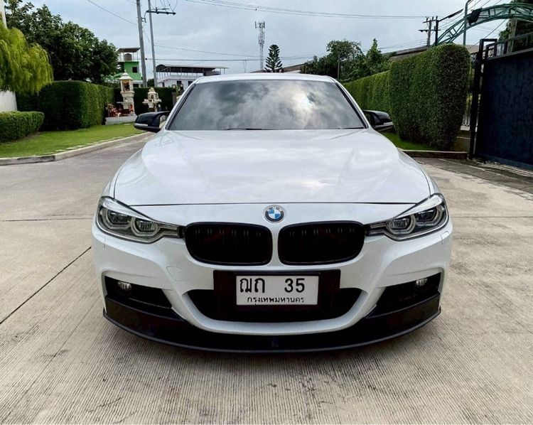 รถ BMW Series 3 320d สี ขาว