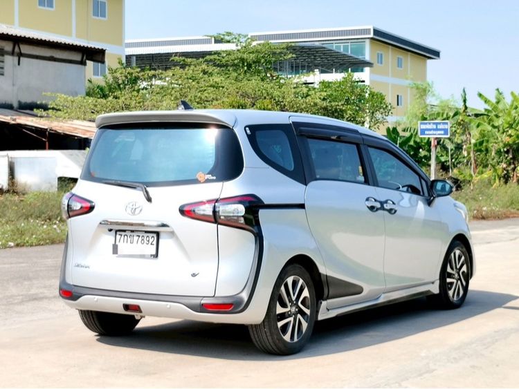 Toyota Sienta 2017 1.5 V Van เบนซิน ไม่ติดแก๊ส เกียร์อัตโนมัติ เทา รูปที่ 3