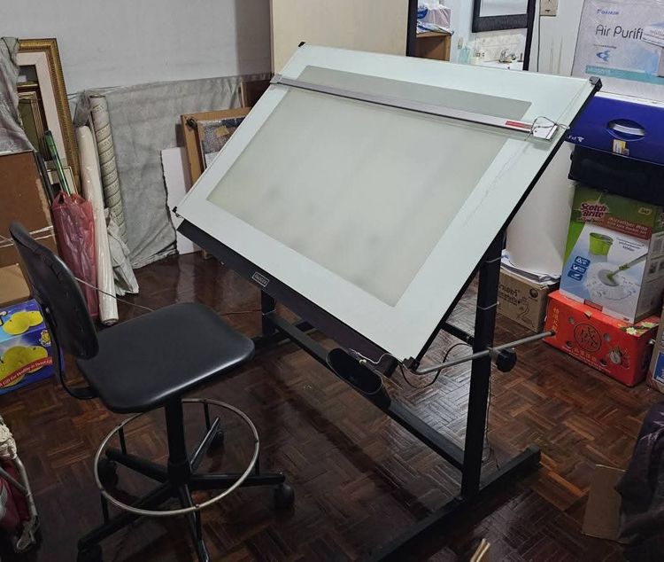 ขายโต๊ะดราฟไฟ A0 ยี่ห้อMASTEX (ไฟติดทุกดวง) พร้อมเก้าอี้ และของแถมมากมาย รูปที่ 2