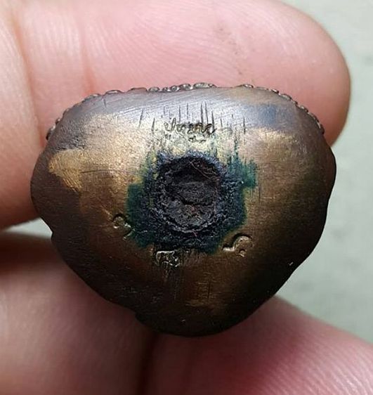 รูปหล่อโบราณพิมพ์เบ้าทุบ หลวงปู่หมุน รูปที่ 5