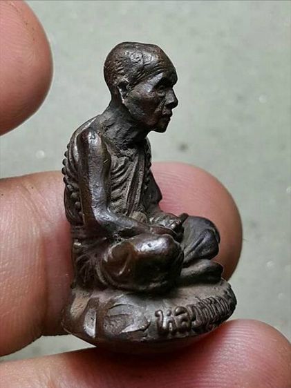 รูปหล่อโบราณพิมพ์เบ้าทุบ หลวงปู่หมุน รูปที่ 3