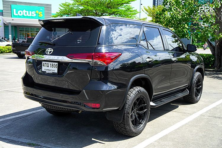 Toyota Fortuner 2015 2.4 G Utility-car ดีเซล ไม่ติดแก๊ส เกียร์ธรรมดา ดำ รูปที่ 4
