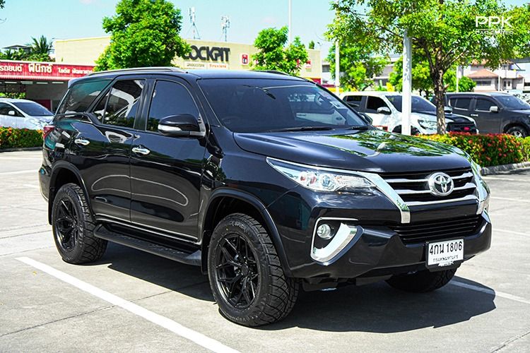 Toyota Fortuner 2015 2.4 G Utility-car ดีเซล ไม่ติดแก๊ส เกียร์ธรรมดา ดำ รูปที่ 3