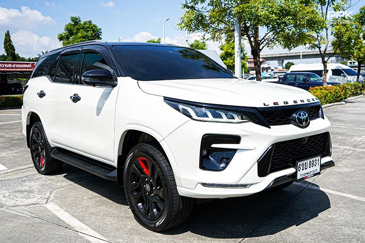 Toyota Fortuner 2022 2.8 GR Sport Black Top 4WD Utility-car ดีเซล ไม่ติดแก๊ส เกียร์อัตโนมัติ ขาว รูปที่ 3