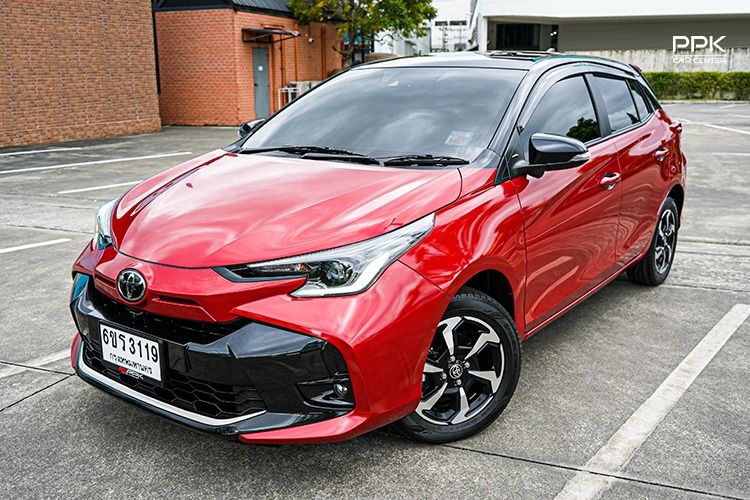 รถ Toyota Yaris 1.2 Premium S สี แดง