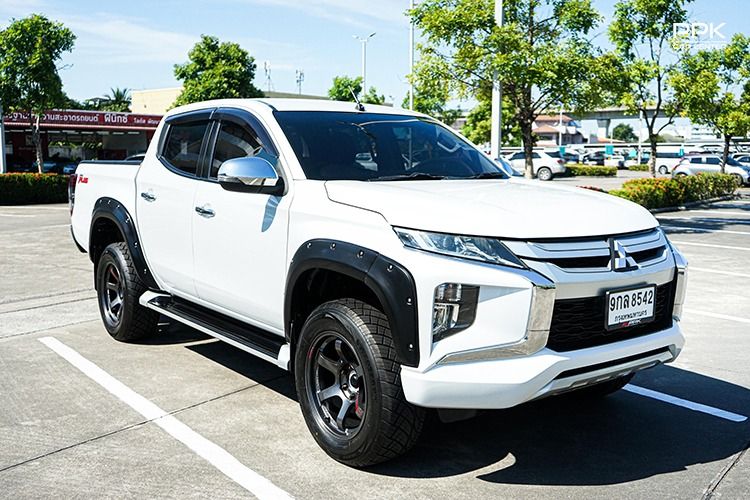 Mitsubishi Triton 2020 2.4 GLX Plus Pickup ดีเซล ไม่ติดแก๊ส เกียร์ธรรมดา ขาว รูปที่ 3