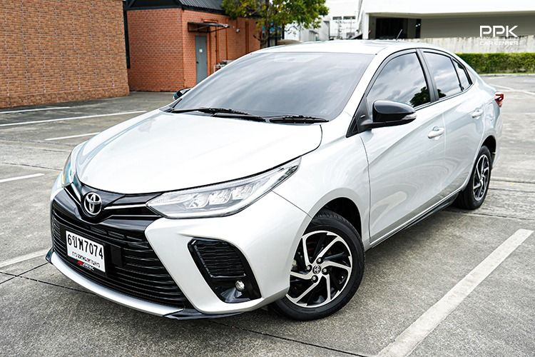รถ Toyota Yaris ATIV 1.2 Sport สี เทา