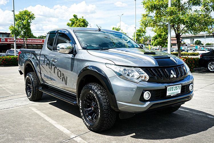Mitsubishi Triton 2018 2.4 GLS Limited Plus Pickup ดีเซล ไม่ติดแก๊ส เกียร์ธรรมดา เทา รูปที่ 3