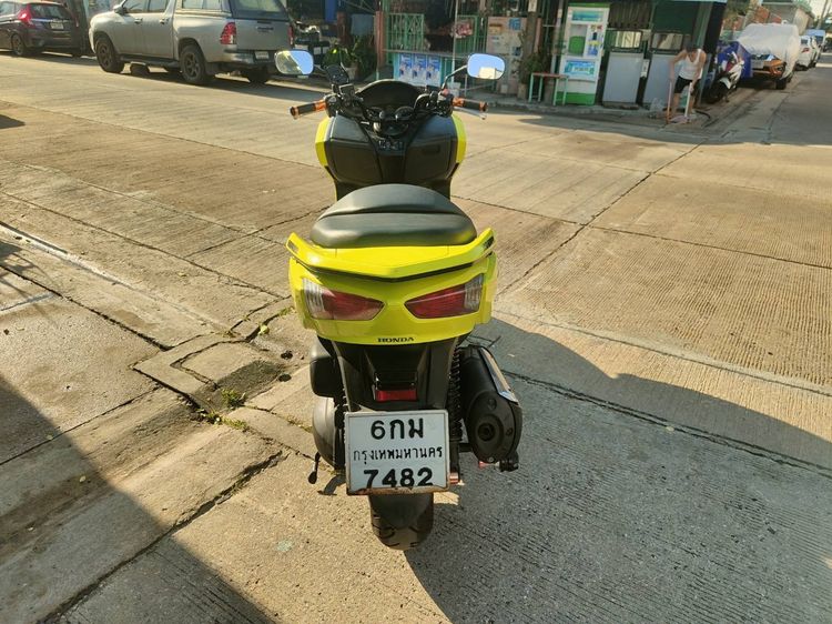 🛵ยังไงก็ขาย FORZA300 ปี 60 เครื่องดี สีสวย สตาร์ทมือ เล่มชุดโอนครบ+เปลี่ยนถ่ายน้ำมันเครื่องฟรี ส่งฟรี30 ก.ม รูปที่ 5