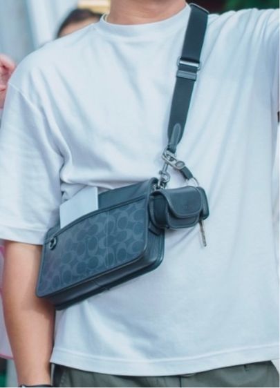 Coach กระเป๋าสะพาบ รูปที่ 3