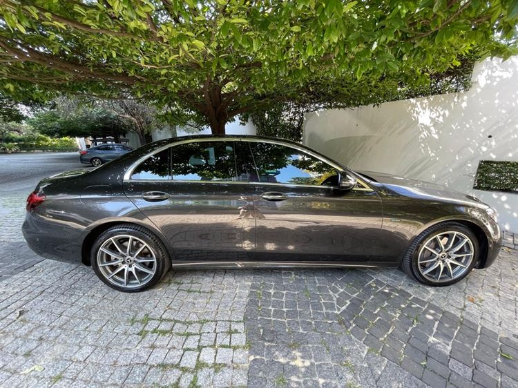 Mercedes-Benz E-Class 2021 E300e Sedan ปลั๊กอินไฮบริด (PHEV) ไม่ติดแก๊ส เกียร์อัตโนมัติ บรอนซ์เงิน รูปที่ 4