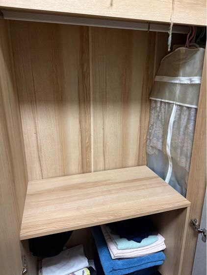 📣 ขายเหมาห้องนอนทั้งชุด รวมฟูกที่นอน สภาพดีมาก ใช้งานน้อย 💸 ราคาเหมาเพียง 7,000 บาท (มารับเองลดได้) รูปที่ 4