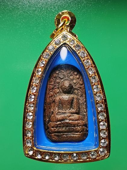 พระคง กรุเก่าลำพูน เนื้อแดง สภาพสวยเนื้อจัดเเห้งเก่า พบน้อย