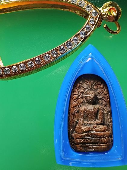 พระคง กรุเก่าลำพูน เนื้อแดง สภาพสวยเนื้อจัดเเห้งเก่า พบน้อย รูปที่ 3