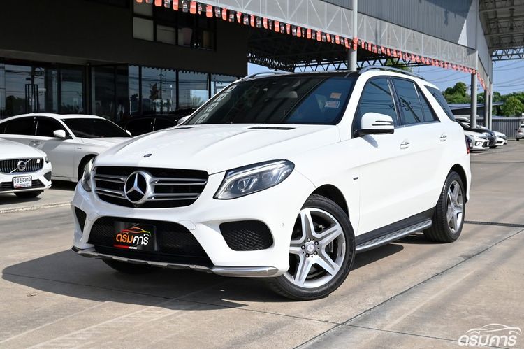 รถ Mercedes-Benz GLE-Class GLE500 สี ขาว