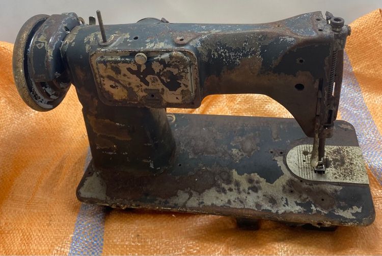 อะไหล่ นักสะสมหัวจักรเย็บผ้า Singer หมุนไม่ได้ งานสะสม จักรเย็บผ้าแบบกลไก โครงสร้างครบ หน้า ฝาเครื่องไม่มี รูปที่ 4