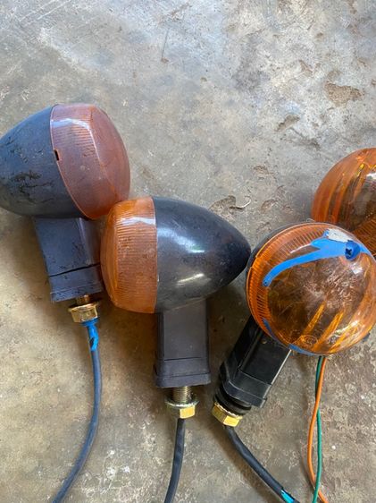 ไฟเลี้ยวมอเตอร์ไซค์ทรง วิจเทจ มีสีติดบ้างเอาไปล้าง เอามี4 ตัวราคาถูก รูปที่ 2