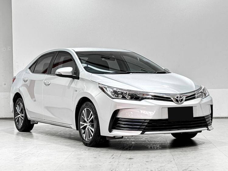 Toyota Altis 2018 1.8 E Sedan เบนซิน เกียร์อัตโนมัติ บรอนซ์เงิน รูปที่ 3