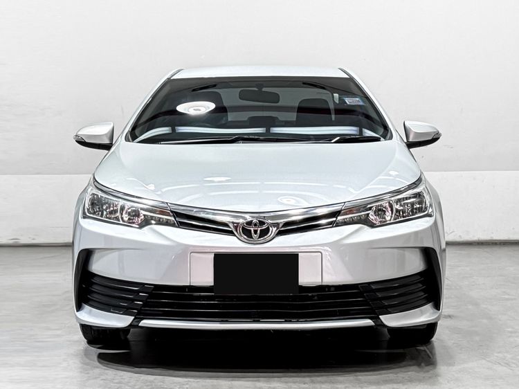 Toyota Altis 2018 1.8 E Sedan เบนซิน เกียร์อัตโนมัติ บรอนซ์เงิน รูปที่ 2