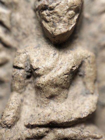 พระรอดลำพูนพิมพ์ใหญ่เนื้อแกร่งครับ รูปที่ 14