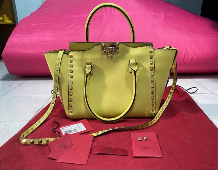 valentino ของแท้