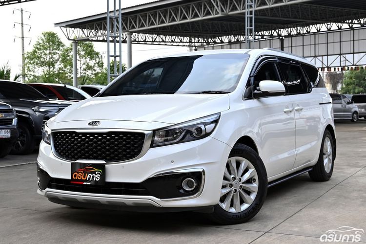 รถ Kia Grand Carnival 2.2 EX สี ขาว