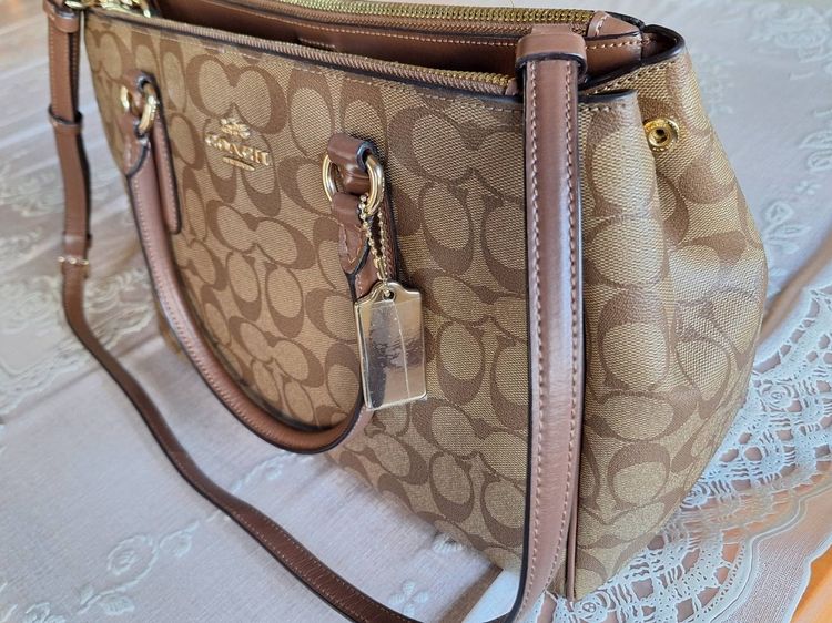 กระเป๋าสะพาย Coach จากช็อป USA รุ่น LARGE SURREY CARRYALL IN SIGNATURE CANVAS รูปที่ 14